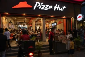 What Advantages Does Pizza Hut Still Have Over Competitors